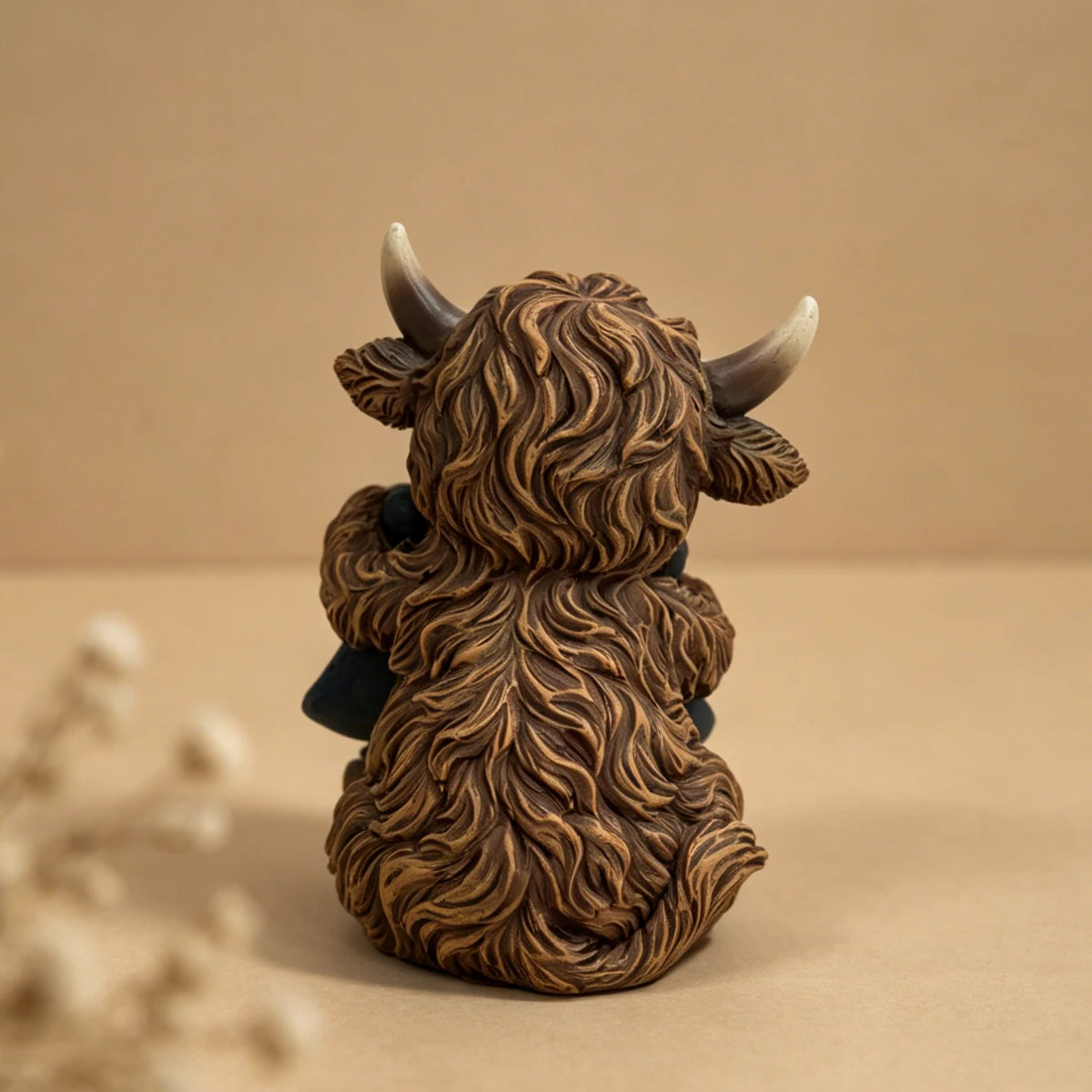 Highland Cow Resin Figurine with Patriotic Star for Home & Garden - product image 6